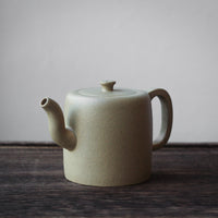 Xiao Zhitong 小直筒 - Yixing Teapot in Benshanluni green clay
