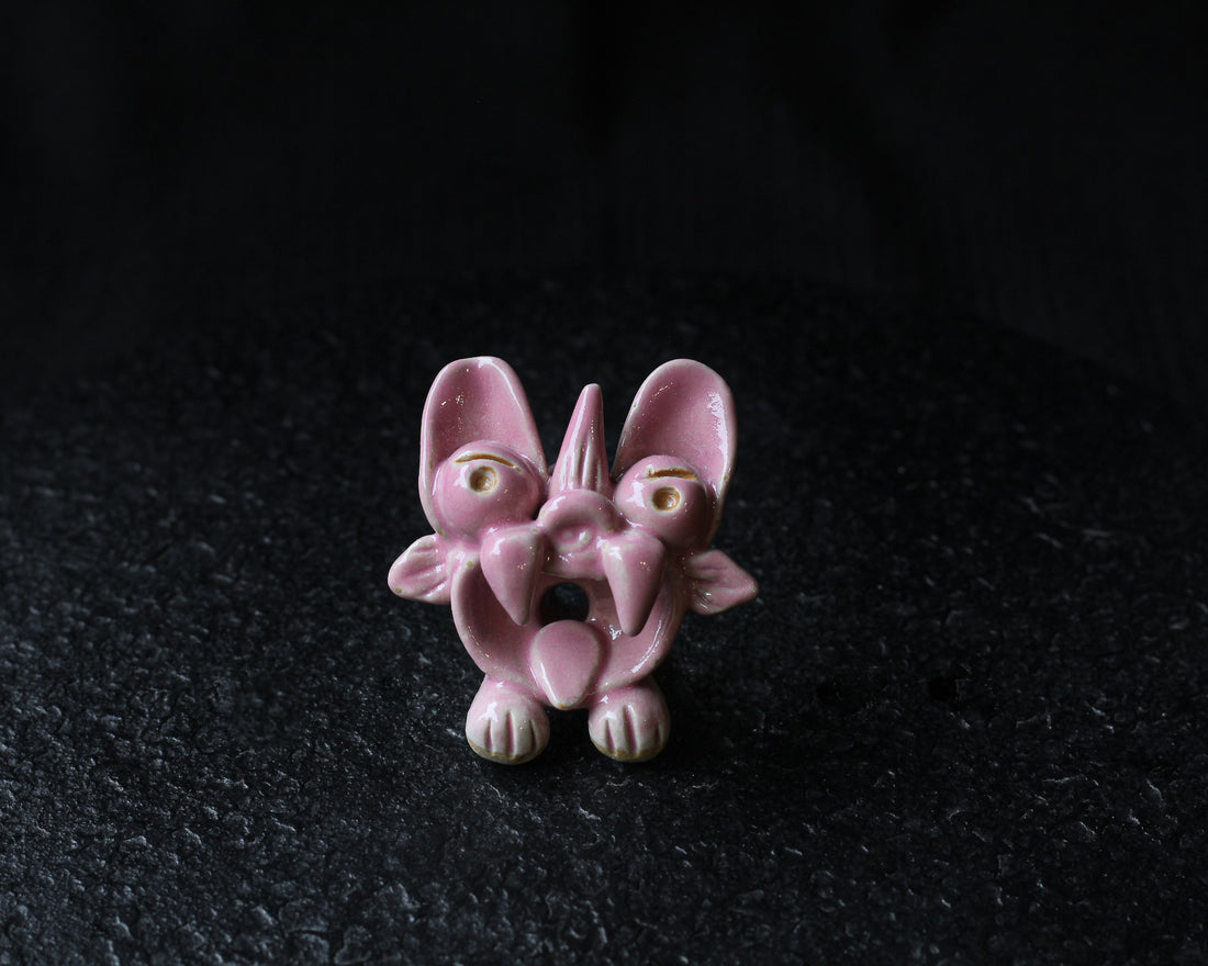Pink mini Wamao 瓦猫 - Incense holder