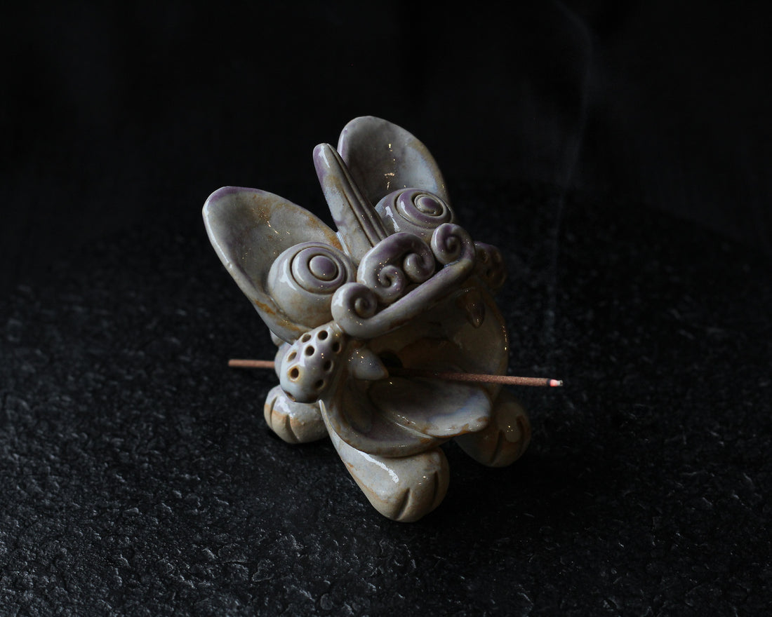 Cloudy Violet Wamao 瓦猫 - Incense holder