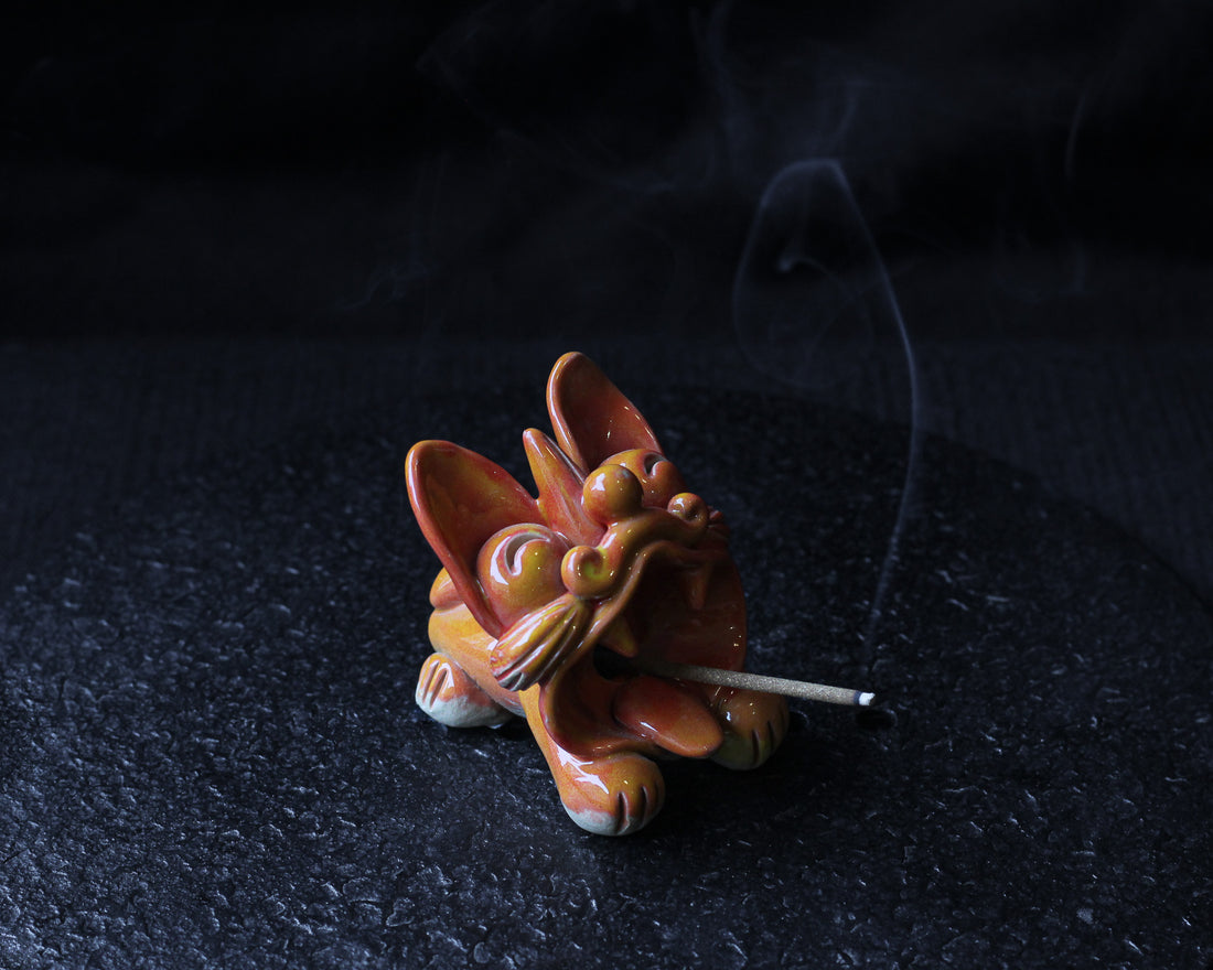 Amber Orange Wamao 瓦猫 - Incense holder