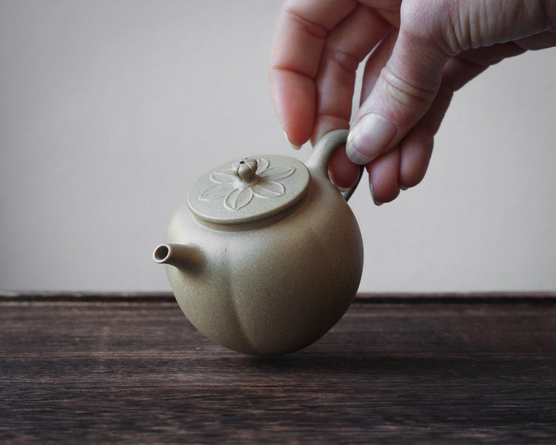 Pu ti 菩提 - Teiera Yixing in argilla verde Benshanluni