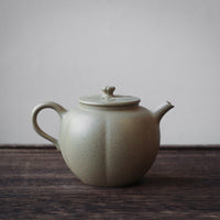 Pu ti 菩提 - Teiera Yixing in argilla verde Benshanluni