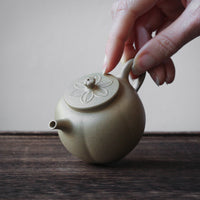 Pu ti 菩提 - Teiera Yixing in argilla verde Benshanluni