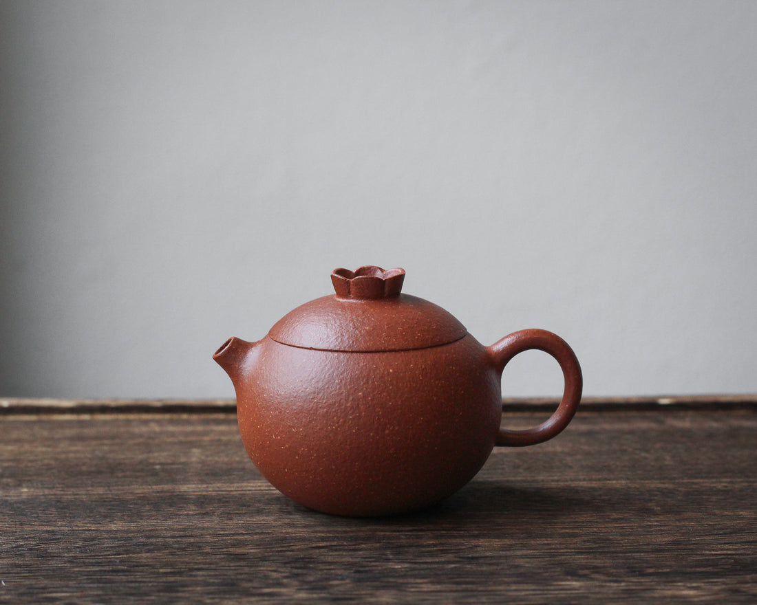 Shi Liu 石榴 - Yixing Teapot in Jiangponi Red Clay