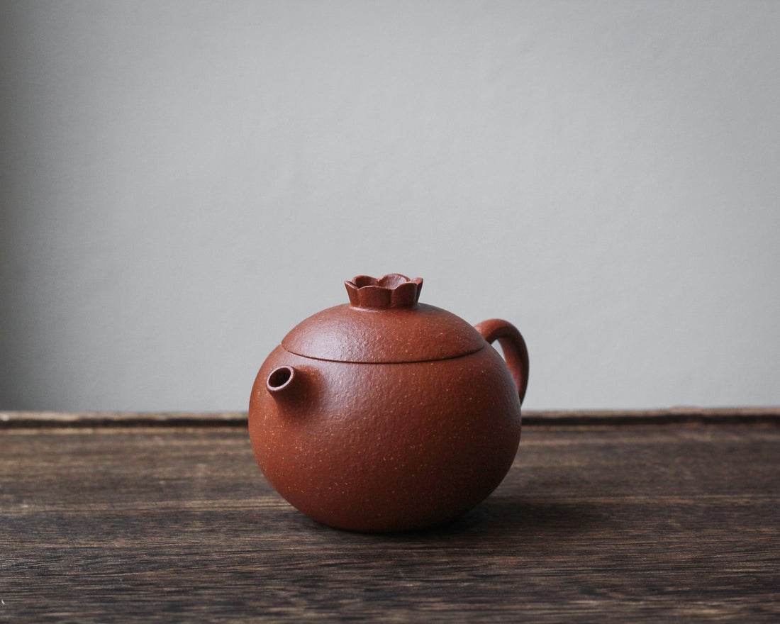 Shi Liu 石榴 - Yixing Teapot in Jiangponi Red Clay