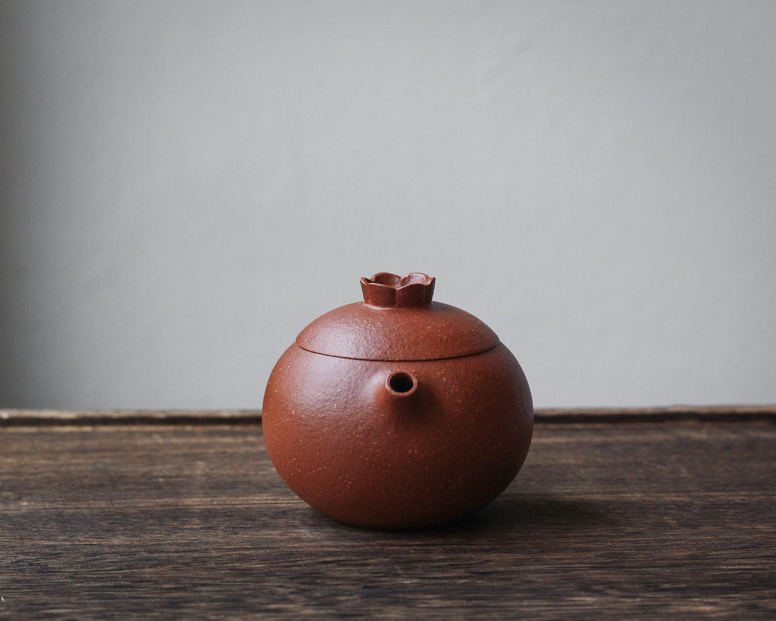 Shi Liu 石榴 - Yixing Teapot in Jiangponi Red Clay