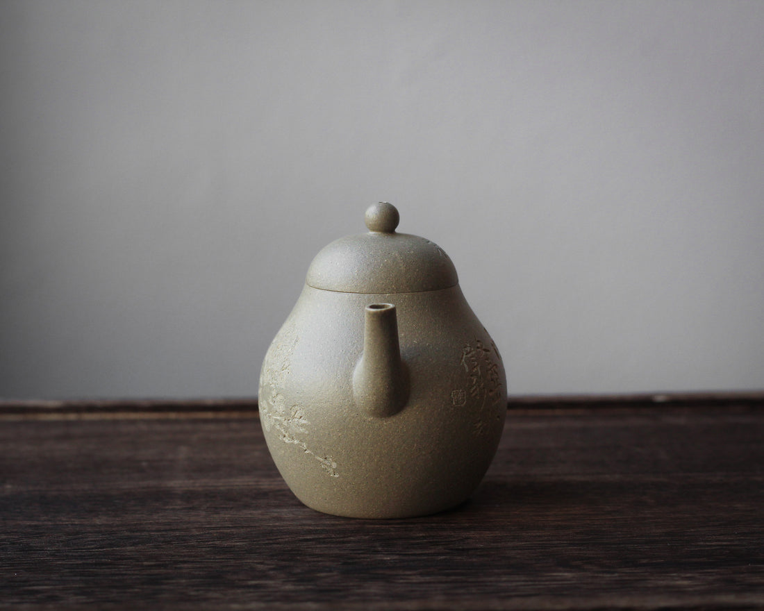 Suxin 素心 - Yixing Teapot in Benshan Lüni Green Clay