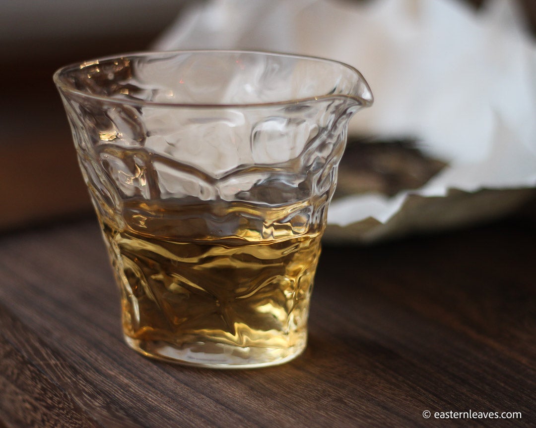 white tea presse cake yueguangbai moonlight from Yunnan, Nannuo, China, loose-leaf for gongfucha, brew detail in glass gongdaobei pitcher and server