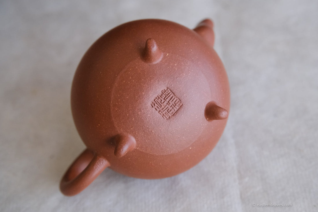 Tripod 三足水平 - Yixing Teapot - Eastern Leaves